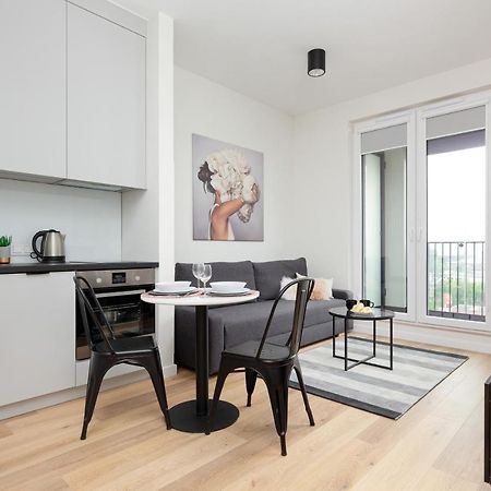 Apartments Business Center Wola Ordona By Renters Варшава Экстерьер фото