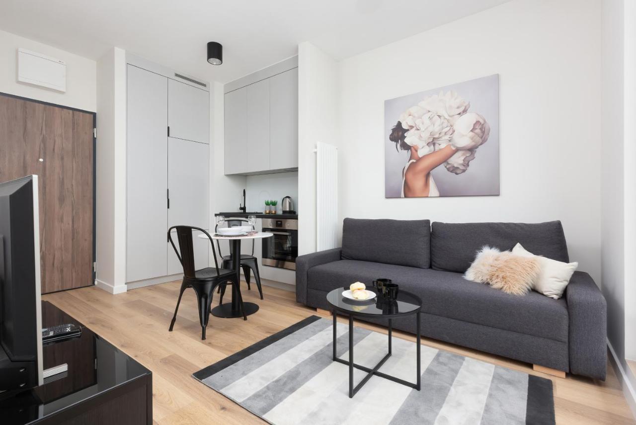 Apartments Business Center Wola Ordona By Renters Варшава Экстерьер фото