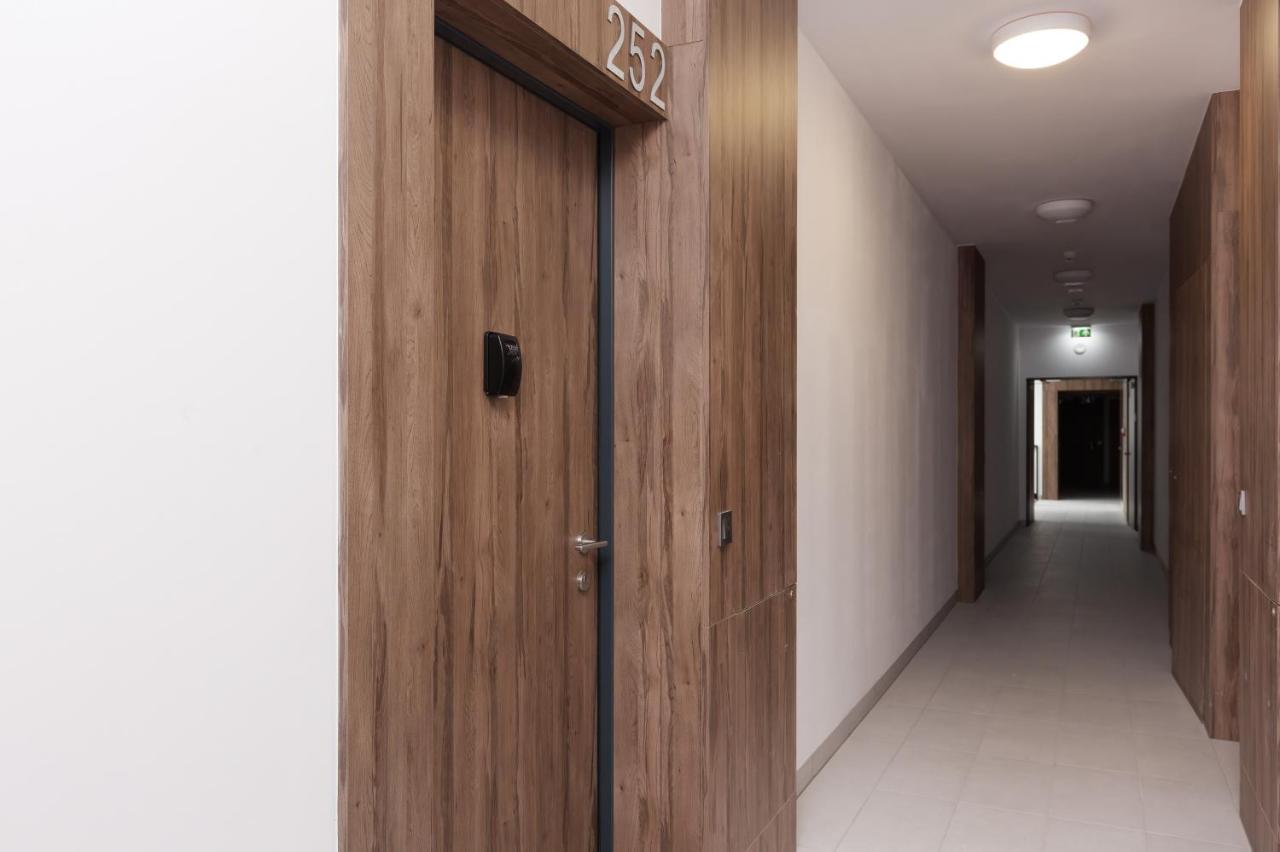 Apartments Business Center Wola Ordona By Renters Варшава Экстерьер фото
